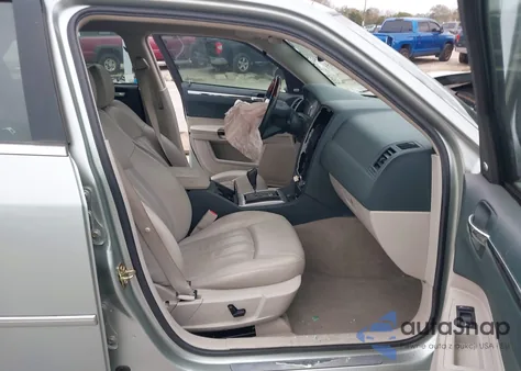 2006 Chrysler 300C z USA, uszkodzony, nr VIN 2C3KA63H96H299832